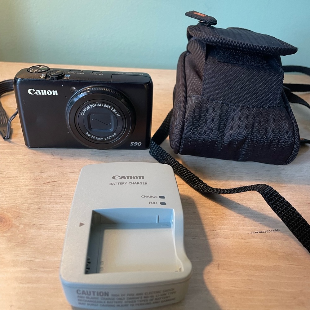 Canon S90
